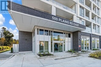 500 Plains Rd E in Burlington, ON - Building Photo - Building Photo