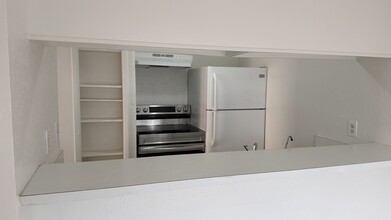 8057 Meadow Rd, Unit 103 in Dallas, TX - Building Photo - Building Photo