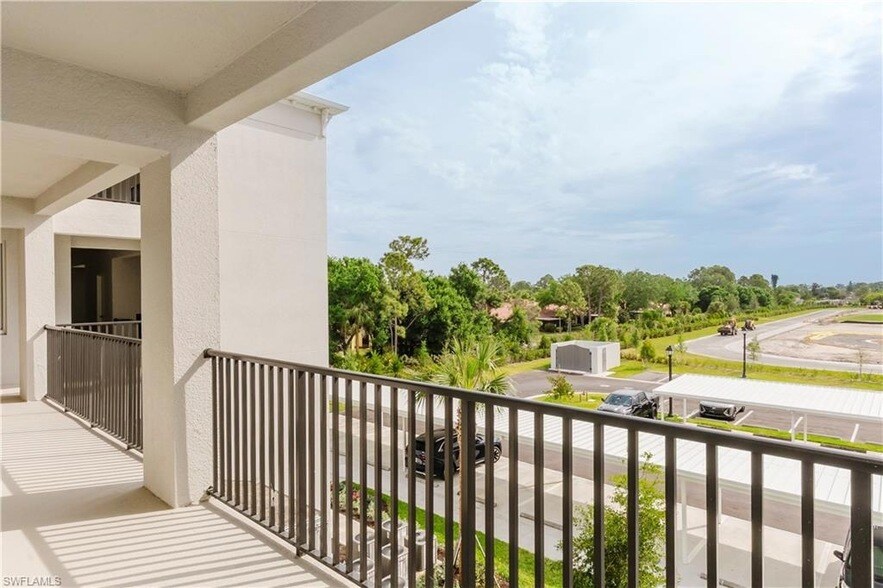 18461 Copperhead Ct, Unit 436 in Lehigh Acres, FL - Building Photo