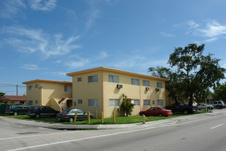 Milan Properties in Miami, FL - Foto de edificio - Building Photo