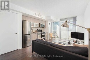 68 Abell St in Toronto, ON - Building Photo