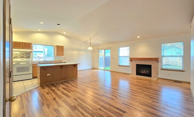 property at 5224 102nd Pl NE