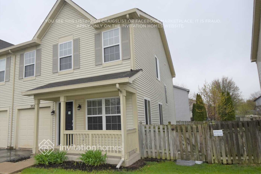 353 Richmond Dr in Romeoville, IL - Building Photo