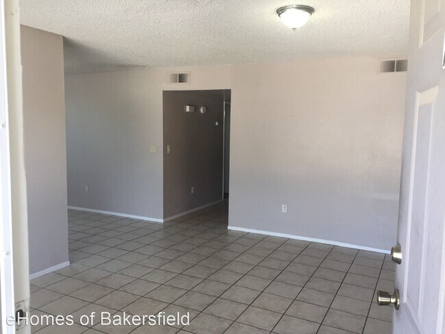 6004 Hill Dale Ct in Bakersfield, CA - Building Photo - Building Photo