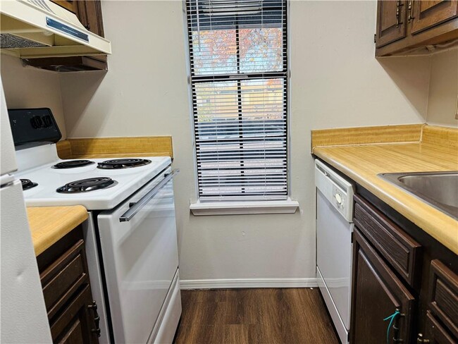 1701 S West End St in Springdale, AR - Foto de edificio - Building Photo