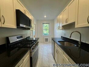100 Kilsyth Rd in Boston, MA - Foto de edificio - Building Photo