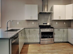 1704B Simpkins St in Nashville, TN - Building Photo - Building Photo