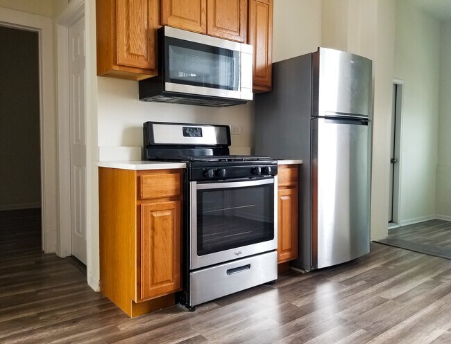 1948 N Kimball Ave-Unit -3 in Chicago, IL - Building Photo - Building Photo
