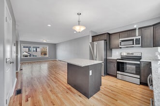 88 Woodhouse Ave in Wallingford, CT - Building Photo - Building Photo
