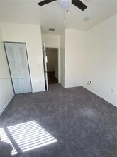 928 SW 3rd St, Unit 203 in Miami, FL - Foto de edificio - Building Photo