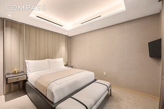 685 5th Ave in New York, NY - Building Photo - Building Photo