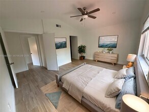 10944 SW 75th Terrace in Miami, FL - Building Photo - Building Photo