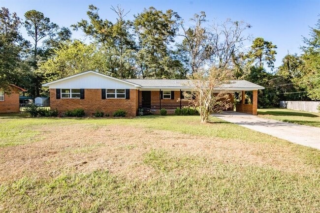 property at 1952 Harriet Dr