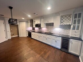 214 Sylvan St in Hutto, TX - Building Photo - Building Photo