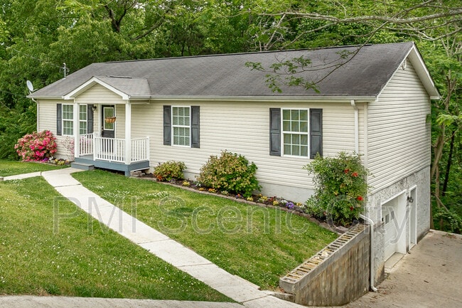 343 Pine St in Ringgold, GA - Building Photo - Building Photo