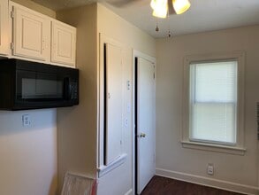 1924 Maple Ave NE in Canton, OH - Building Photo - Building Photo