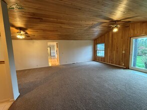 33100 Whetham Way in Cottage Grove, OR - Building Photo - Building Photo