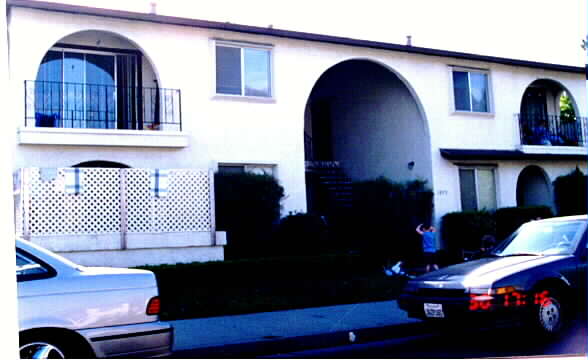 1095 Delna Manor Ln in San Jose, CA - Building Photo - Building Photo