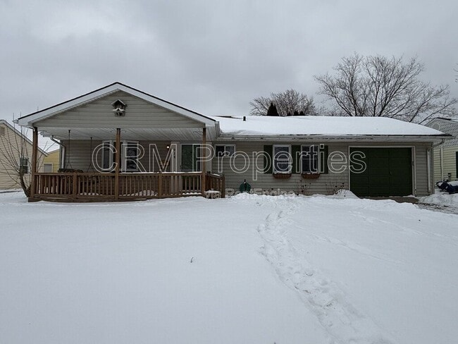 property at 914 N Forest Dr