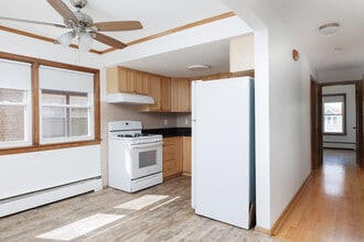 6216 W Irving Park Rd in Chicago, IL - Building Photo - Building Photo
