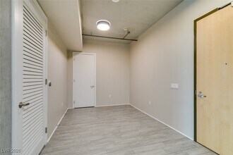 353 E Bonneville Ave in Las Vegas, NV - Building Photo - Building Photo