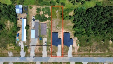 382 Rd 5704 in Cleveland, TX - Building Photo - Building Photo