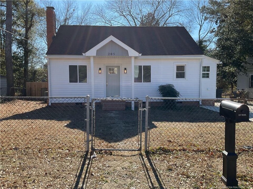 205 Central Dr in Fayetteville, NC - Building Photo