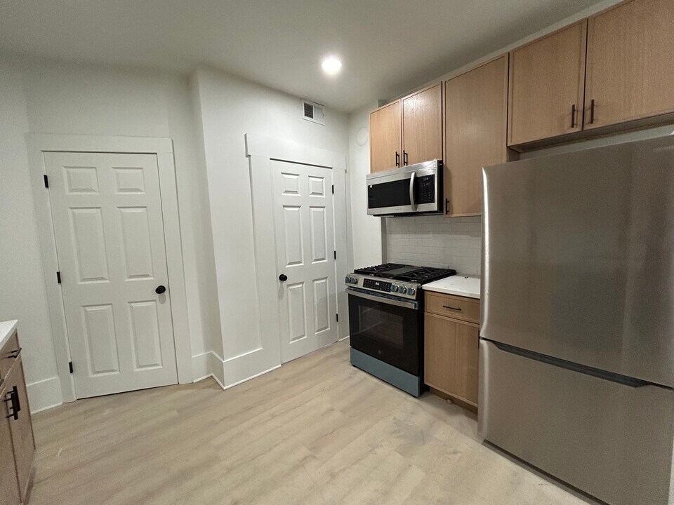 2301 N Leavitt St, Unit 2RR in Chicago, IL - Foto de edificio