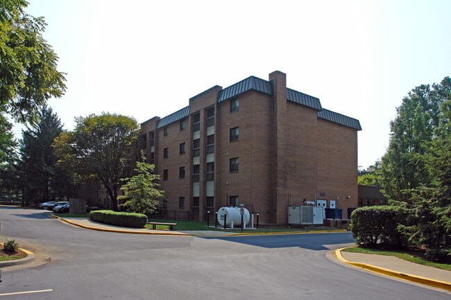 Homecrest House South in Silver Spring, MD - Building Photo - Building Photo
