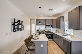 3645 E Earll Dr in Phoenix, AZ - Building Photo - Building Photo