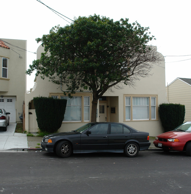 139 Vista Grande Ave in Daly City, CA - Building Photo - Building Photo