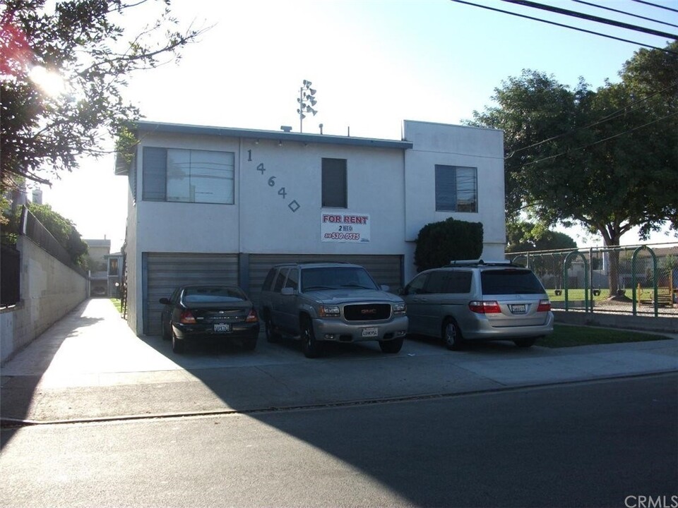 14640 Halldale Ave in Gardena, CA - Building Photo