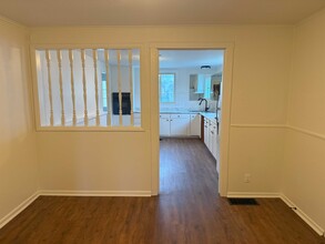 360 N 11th St, Unit 360 in Newark, OH - Building Photo - Building Photo