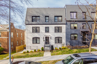 4017 Davis Pl NW in Washington, DC - Building Photo - Primary Photo