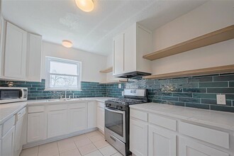 6926 Cole Creek Dr in Houston, TX - Building Photo - Building Photo