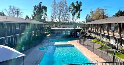 Towne Centre at Orange in Orange, CA - Foto de edificio - Building Photo