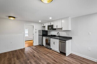 35 Saratoga Ave in South Glens Falls, NY - Building Photo - Building Photo