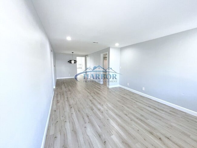 969 W Oliver St in Los Angeles, CA - Building Photo - Building Photo