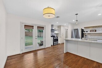 10314 Baronne Cir in Dallas, TX - Building Photo - Building Photo