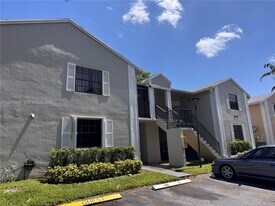 910 Constitution Dr in Homestead, FL - Building Photo