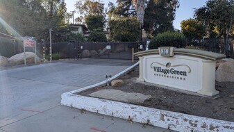 830 W Lincoln Ave in Escondido, CA - Building Photo