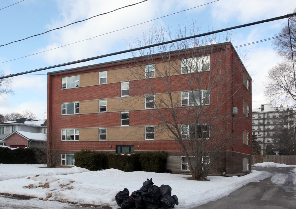 2089 Ghent Ave in Burlington, ON - Building Photo