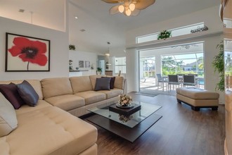 26 Long Meadow Ln N in Rotonda West, FL - Foto de edificio - Building Photo