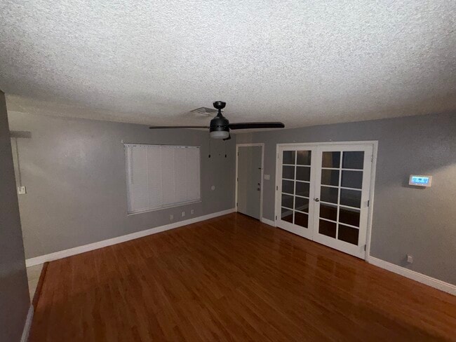 7033 Kenwood St in Las Vegas, NV - Building Photo - Building Photo