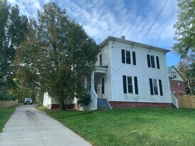 206 Lafayette Rd in Medina, OH - Building Photo