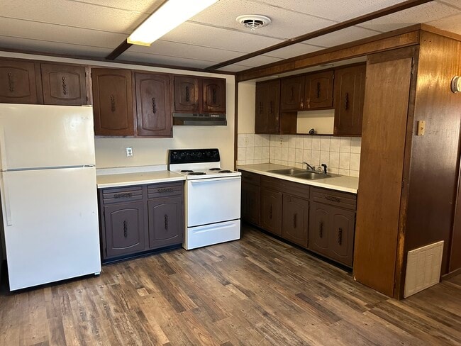 960 1st Ave in Chippewa Falls, WI - Foto de edificio - Building Photo