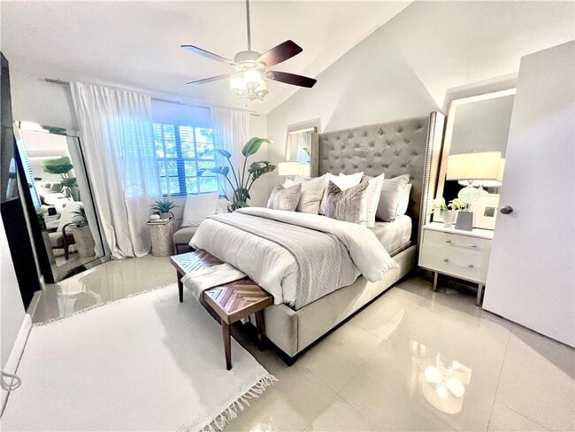 8568 NW 8th St in Miami, FL - Foto de edificio - Building Photo
