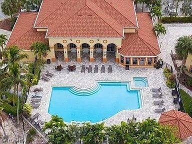 7905 Preserve Cir in Naples, FL - Foto de edificio - Building Photo