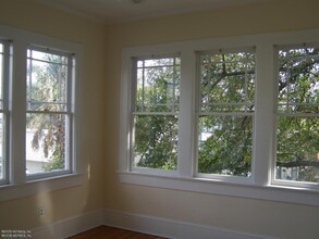 2120 College St in Jacksonville, FL - Foto de edificio - Building Photo