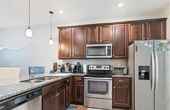 1117 Hillhurst Dr in Wesley Chapel, FL - Building Photo - Building Photo